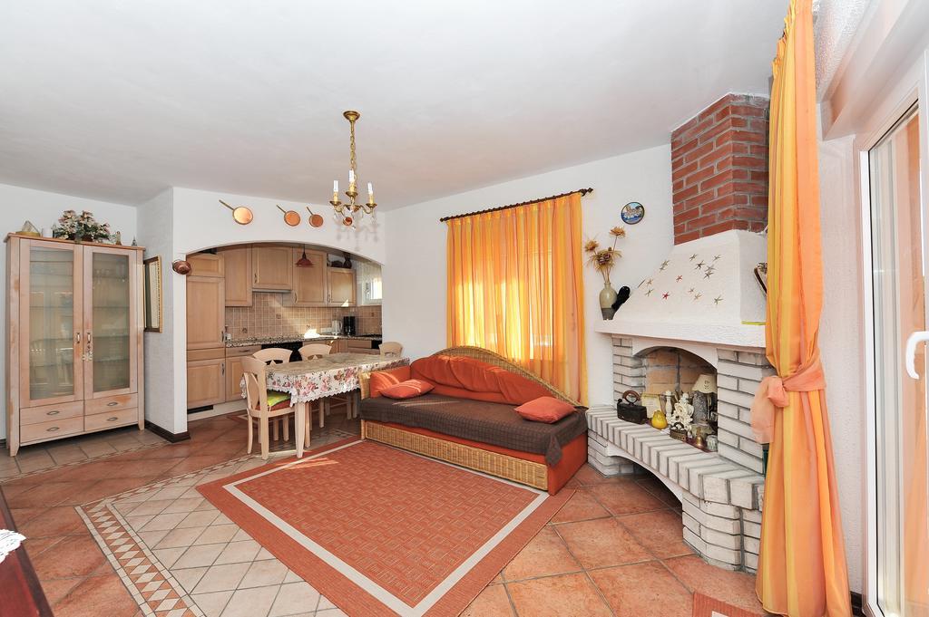 Apartment Bozena Nin Exterior photo