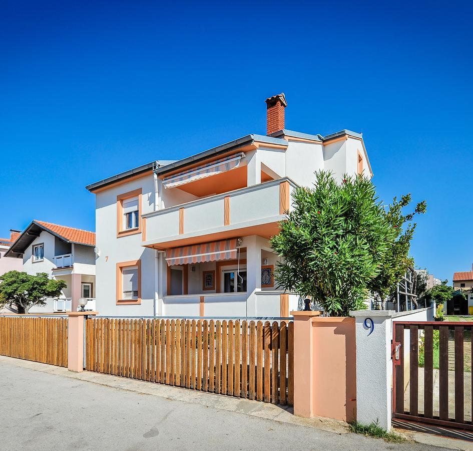 Apartment Bozena Nin Exterior photo