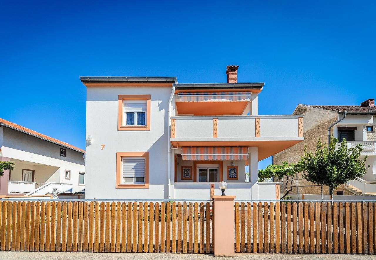Apartment Bozena Nin Exterior photo